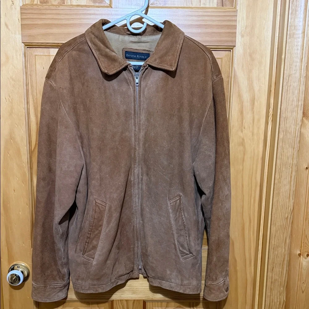 Banana Republic Men’s Distressed Brown Suede Leather Zip-Up Jacket, Size Medium.